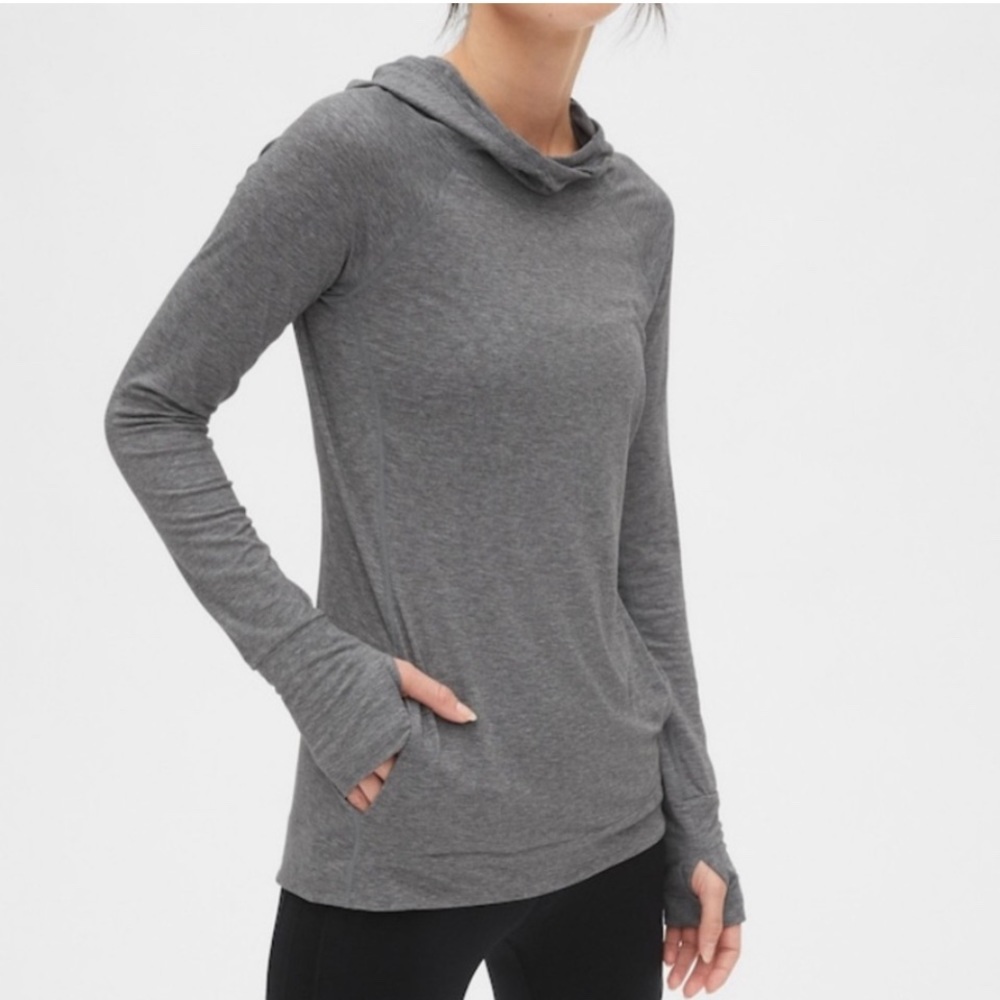 Pullover hoodie with pockets